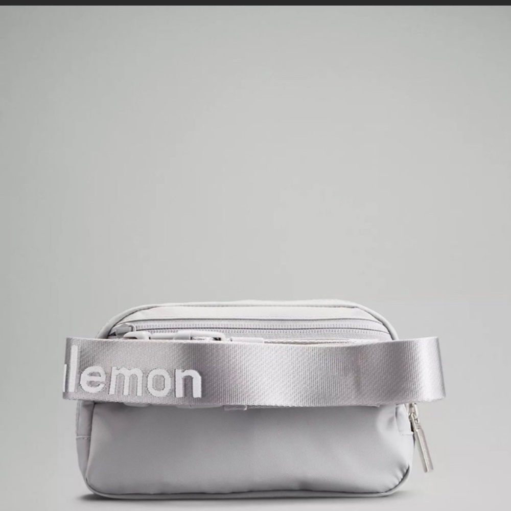Lululemon Everywhere Belt Bag Crossbody Fanny Pack Waist Unisex New authentic - Picture 2 of 6